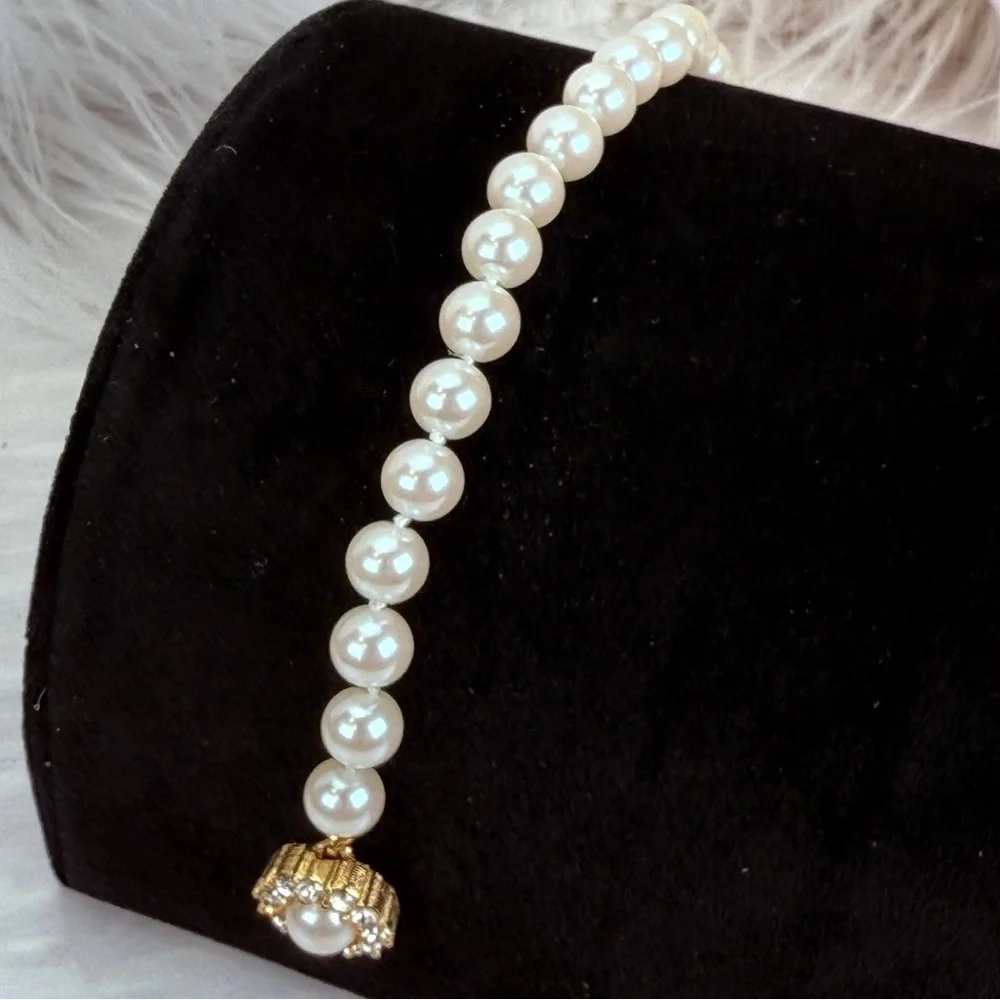 Gorgeous, vintage dressy, faux pearl bling bracelet